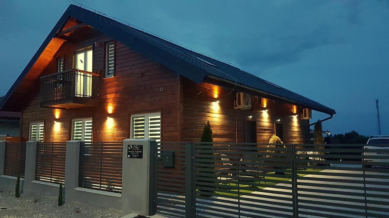 Penzion Florens, Nesvady Exterior photo
