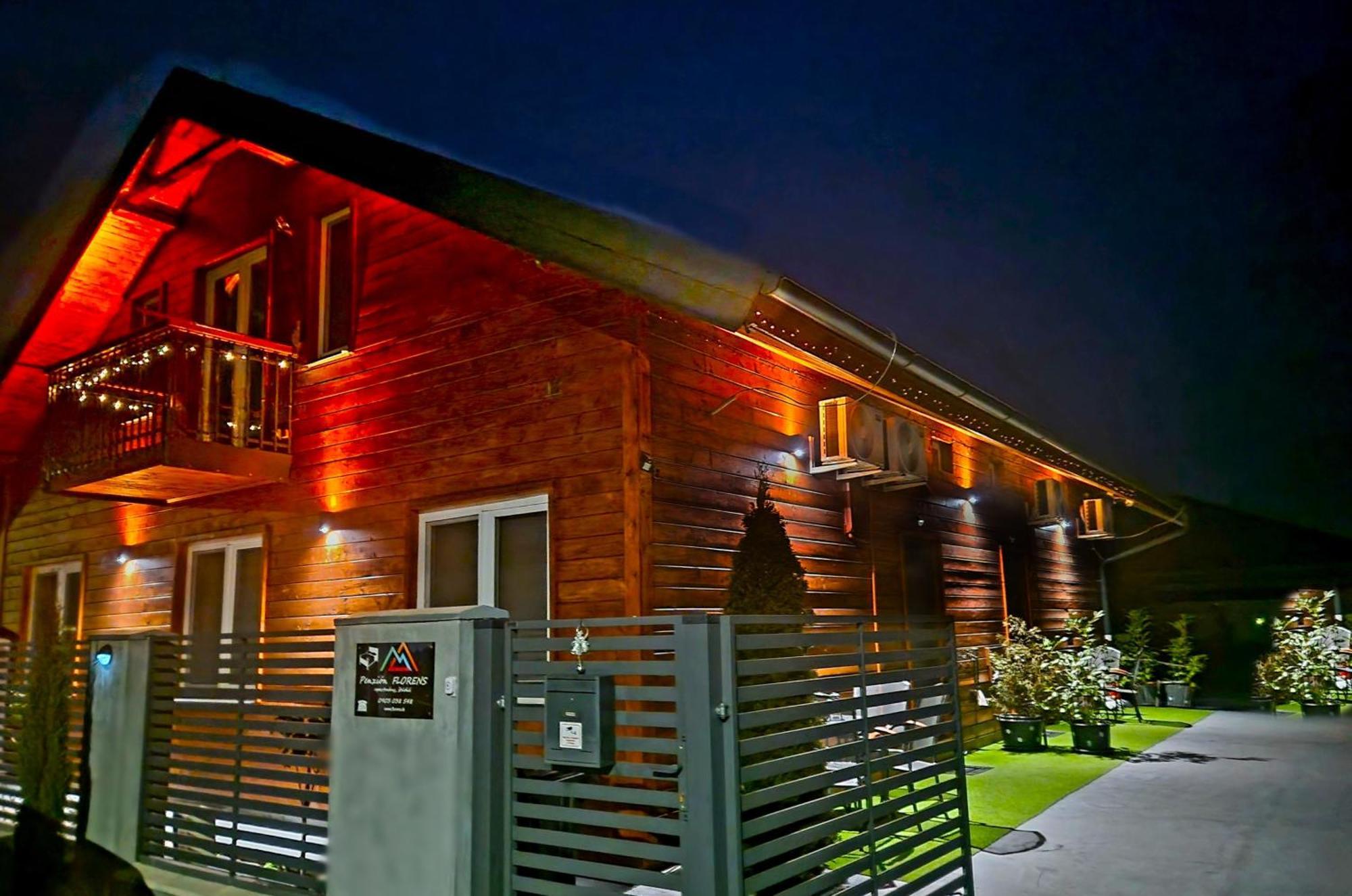 Penzion Florens, Nesvady Exterior photo