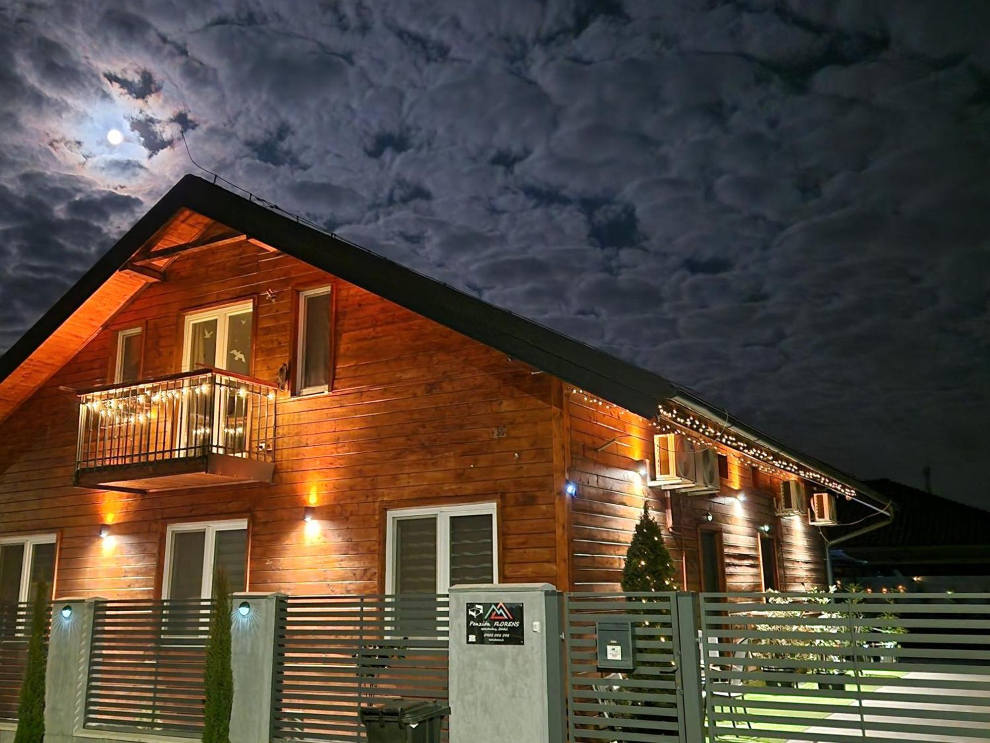 Penzion Florens, Nesvady Exterior photo